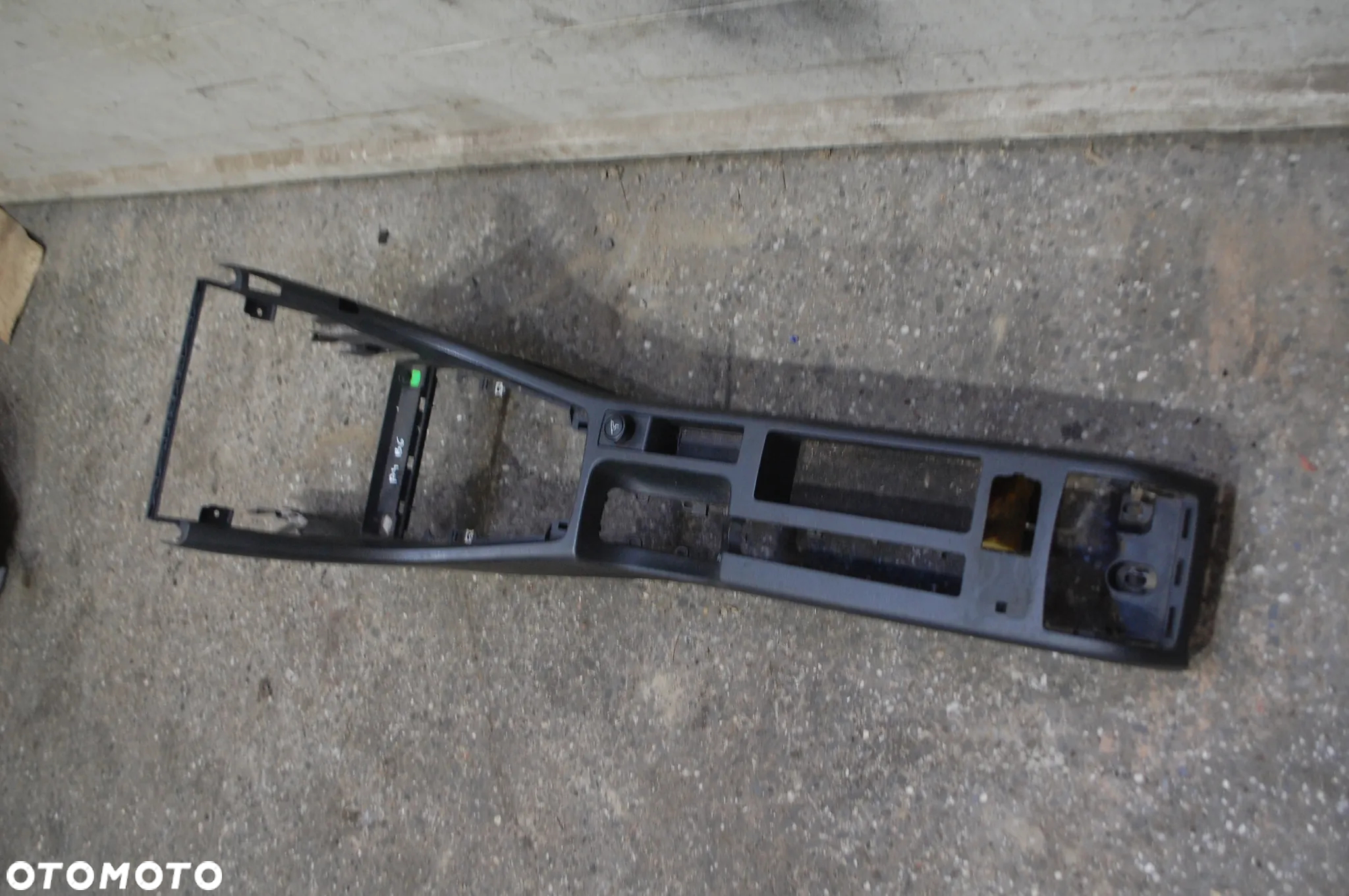TUNEL ŚRODKOWY AUDI A4 B6 B7 1 DIN - 6