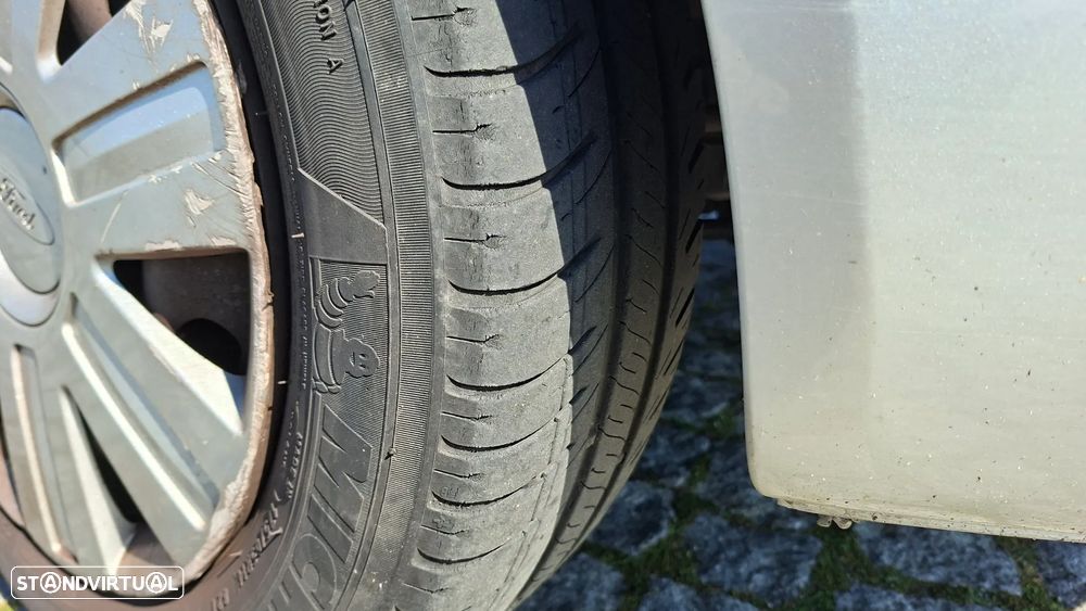 Ford Fiesta 1.25 Ambiente - 6