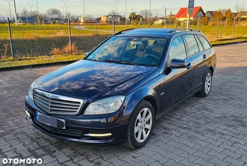 Mercedes-Benz Klasa C 200 CGI BlueEff Avantgarde - 3