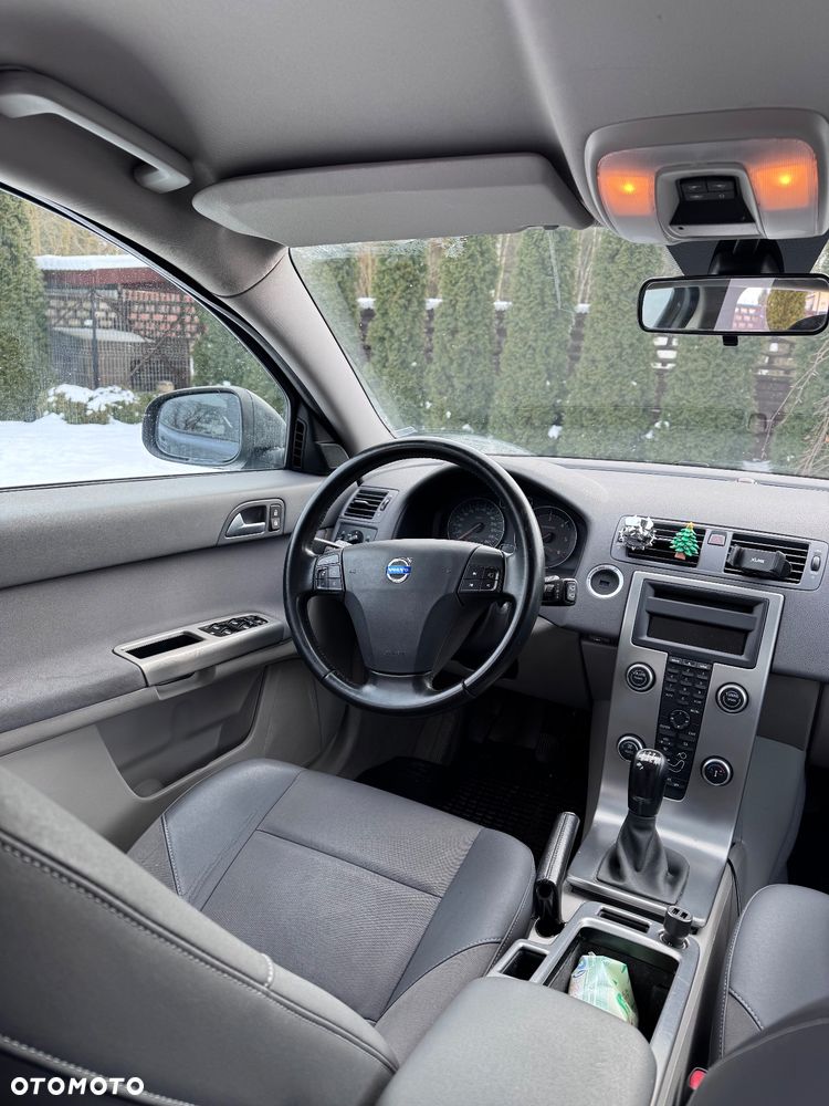 Volvo V50 D5 - 15