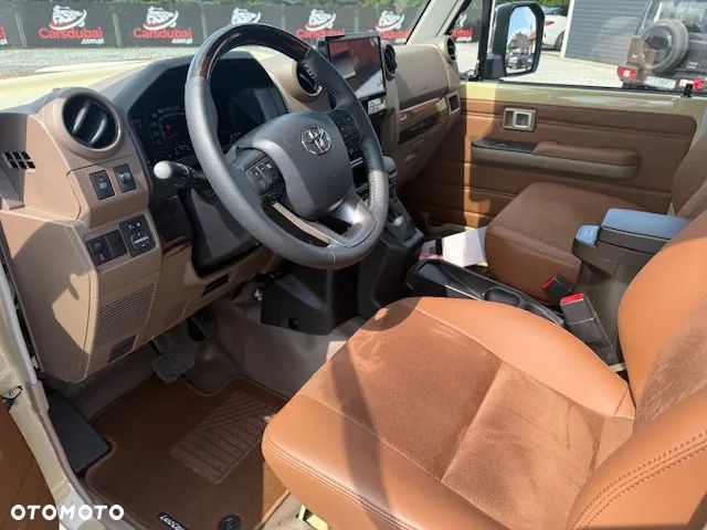 Toyota Land Cruiser - 9