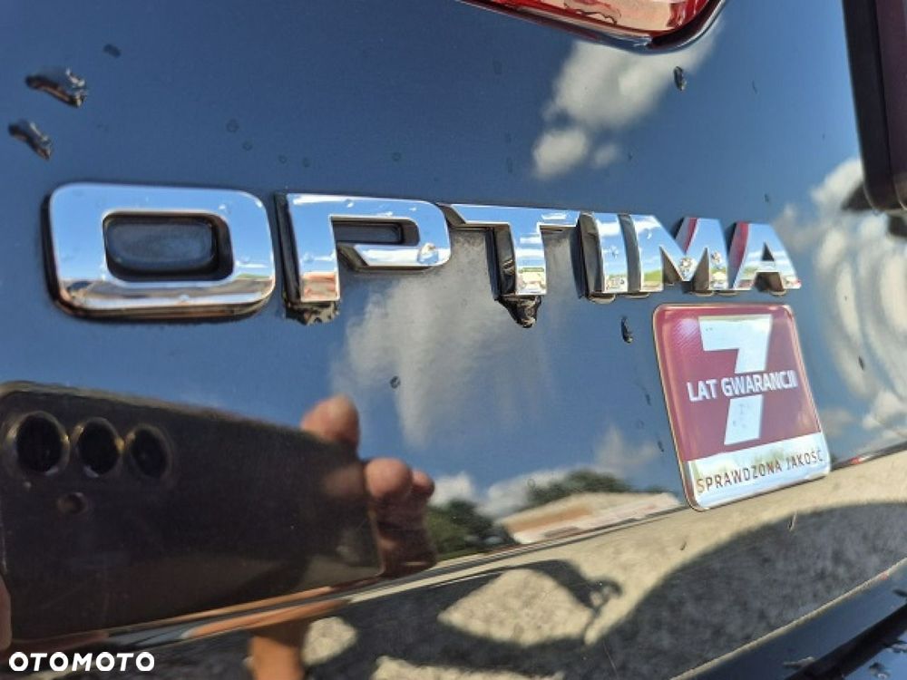Kia Optima 2.0 L - 12