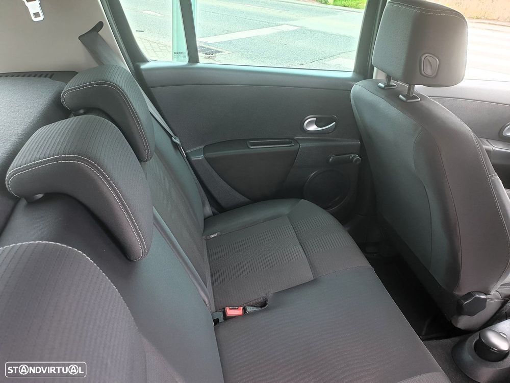 Renault Clio 1.5 dCi Dynamique S - 31