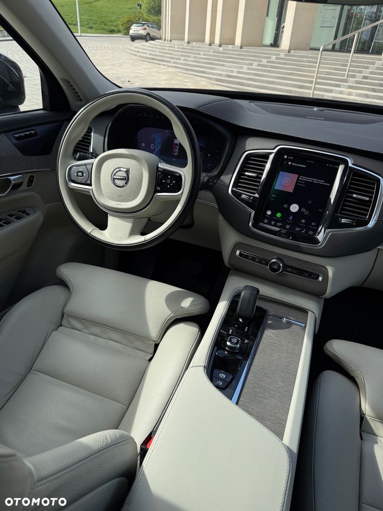 Volvo XC 90 - 25