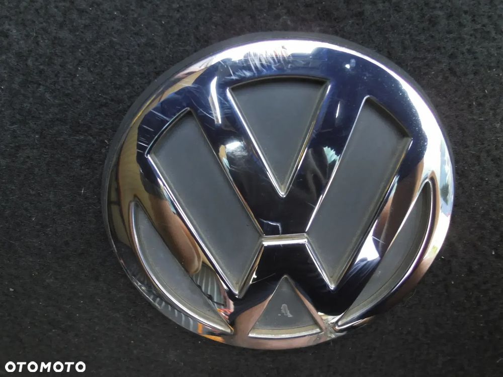 EMBLEMAT VW ZNACZEK KLAPY TYŁ VOLKSWAGEN 1J6853630A/B GOLF IV LUPO POLO III - 2