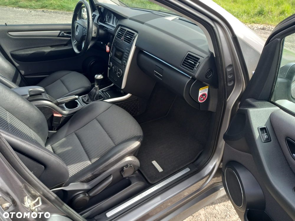 Mercedes-Benz Klasa B 180 BlueEFFICIENCY SPORT EDITION - 11