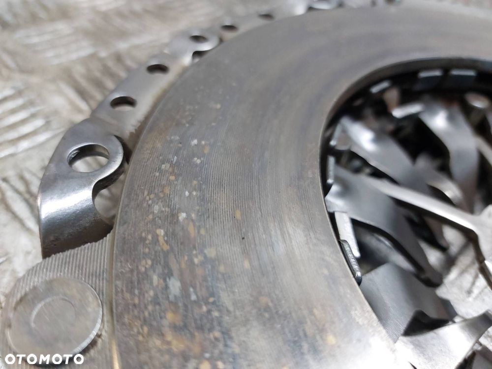 KOŁO DWUMASOWE + TARCZA + DOCISK + ŁOŻYSKO OPOROWE AUDI A4 B6 2.5 TDI - 7
