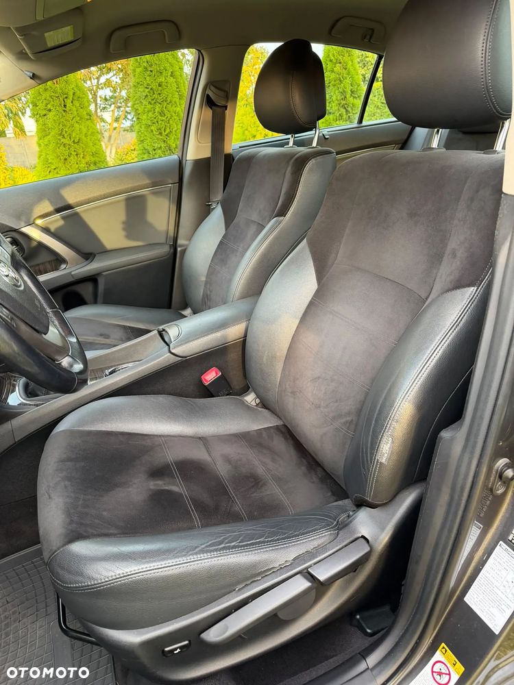 Toyota Avensis - 16