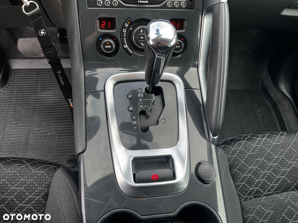 Peugeot 3008 1.6 BlueHDi Allure S&S EAT6 - 20