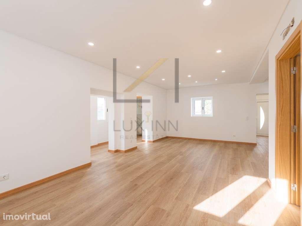 Moradia T5 Recuperada com Piscina, 3 Suítes e Garagem - Lote Isolad... - Grande imagem: 3/60