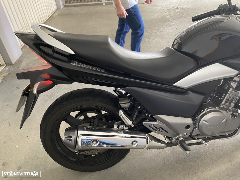 Suzuki Inazuma 250 - 8