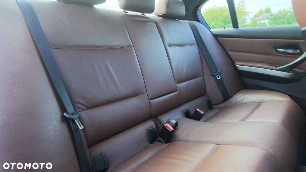 BMW Seria 3 320d - 15