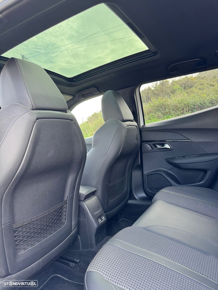 Peugeot e-2008 GT Pack - 6