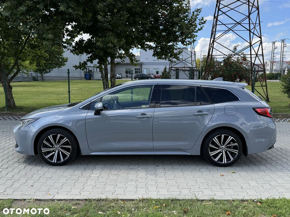 Toyota Corolla 2.0 Hybrid Executive - 26