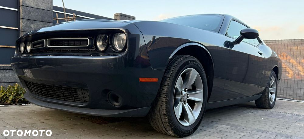 Dodge Challenger - 3