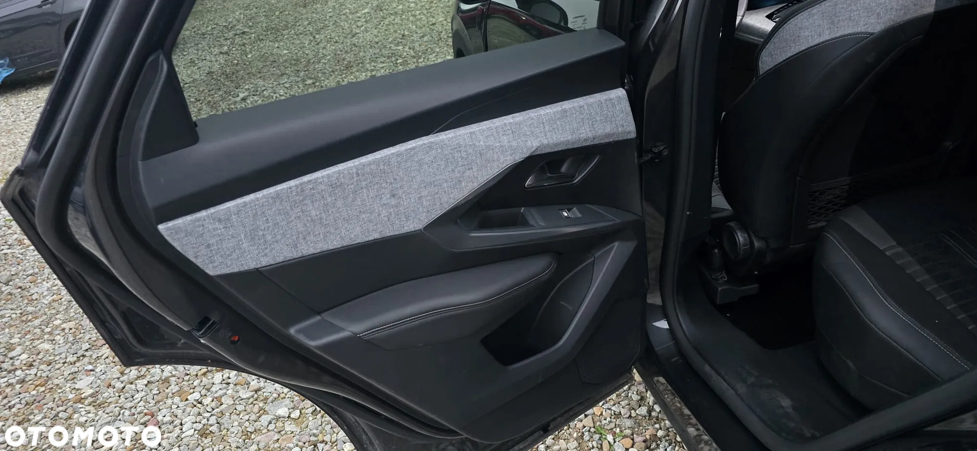 Peugeot 3008 1.2 PureTech mHEV Allure Pack S&S e-DCS6 - 36