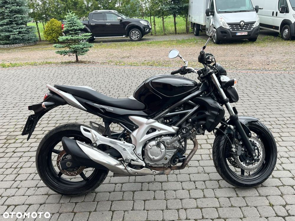 Suzuki Gladius - 7