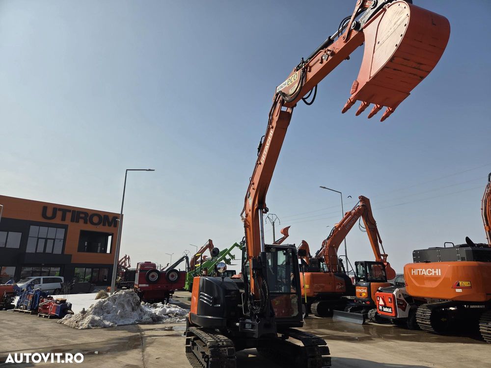 Hitachi ZX85, 2021, 4.054h, LAMA nivilare, CUPLA RAPIDA HIDRAULICA+2 CUPE EXCAVARE NOI+CUPA TALUZ NEINCILNABILA noua, senile pad cauciuc 80% ok, inst picon, Aer cond, camera spate, ridica 4t, revizia facuta, posibilitate leasing 4 ani-PROMOTIE 56.900 EUR+Tva - 18