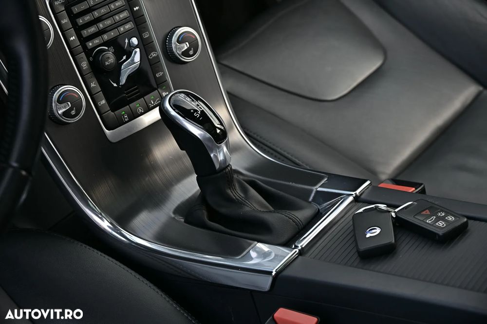 Volvo XC 60 D4 Geartronic Summum - 22