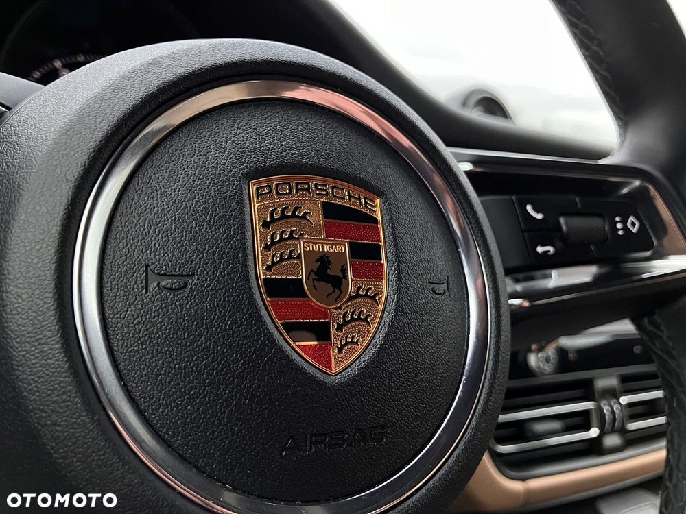 Porsche Macan - 41
