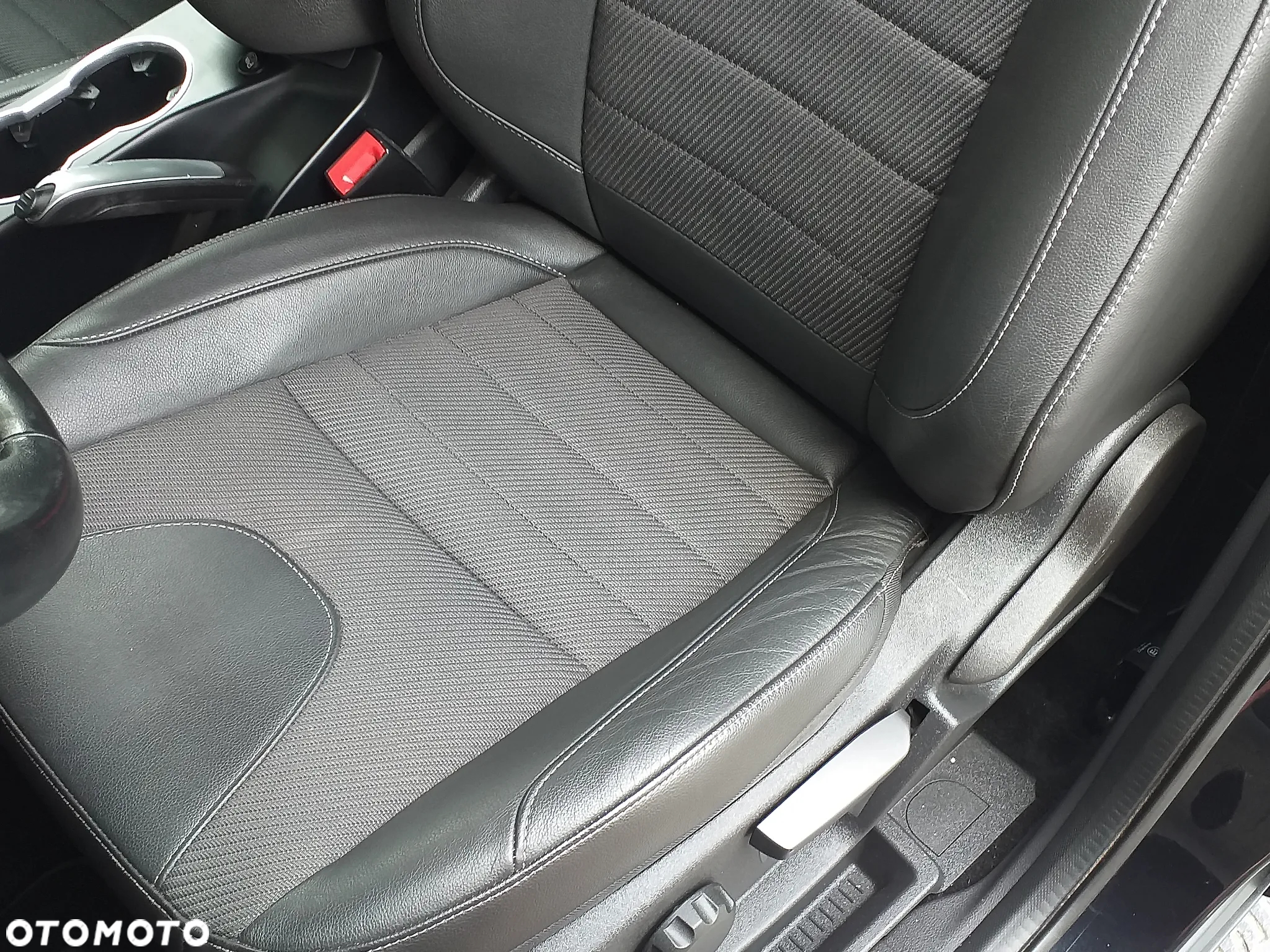 Ford Kuga 2.0 TDCi 2x4 Titanium - 14
