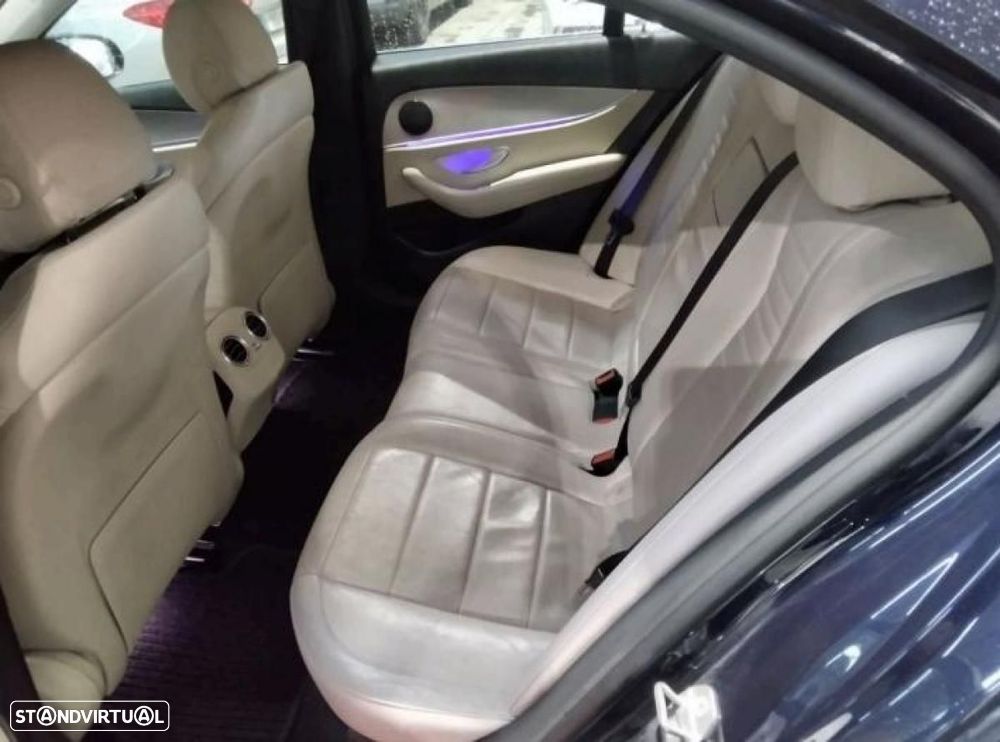 Mercedes-Benz E 220 - 4