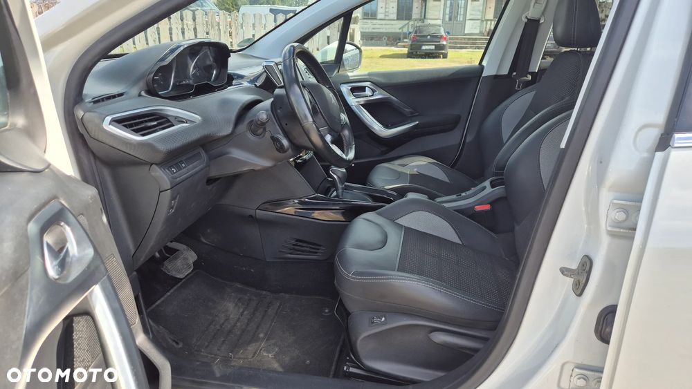 Peugeot 2008 PureTech 110 GPF Stop&Start EAT6 Allure - 10