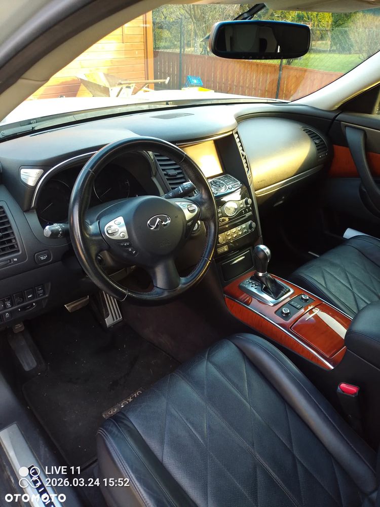 Infiniti QX70 - 6