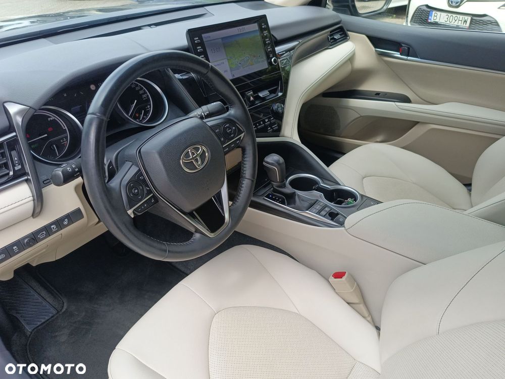 Toyota Camry 2.5 Hybrid Executive CVT - 9