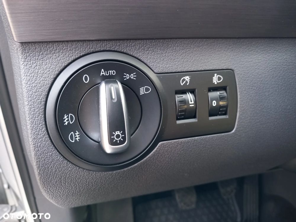 Volkswagen Touran 1.4 TSI EcoFuel Comfortline - 24