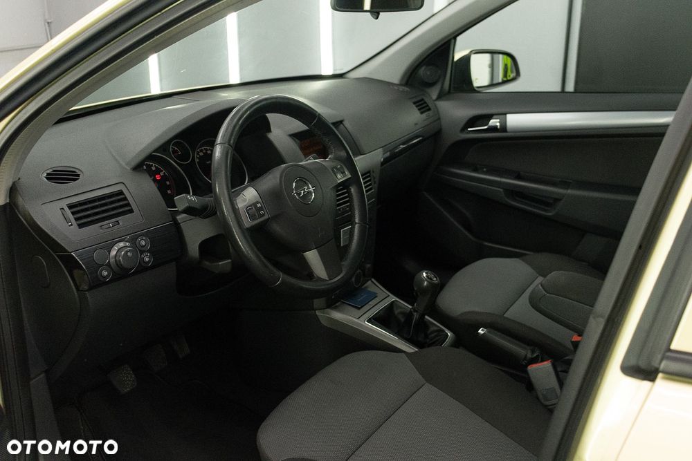Opel Astra 1.6 Enjoy - 12