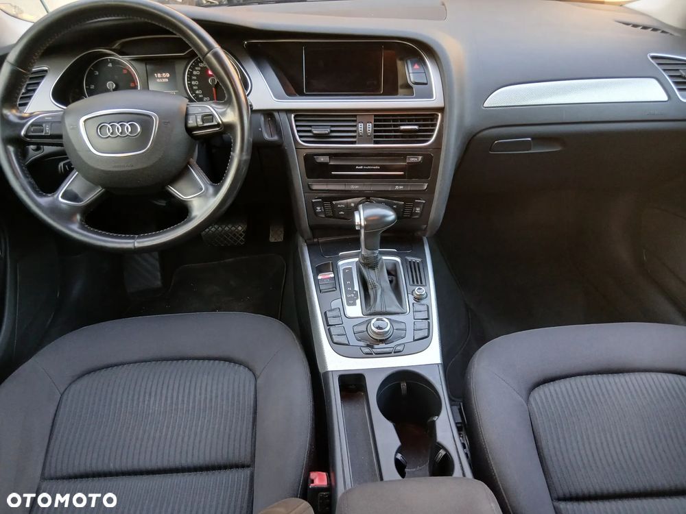 Audi A4 Limousine 2.0 TDI Limited Edition Multitr - 8