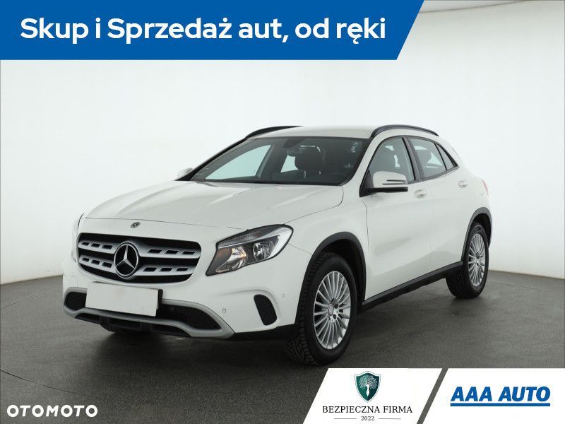 Mercedes-Benz GLA - 3