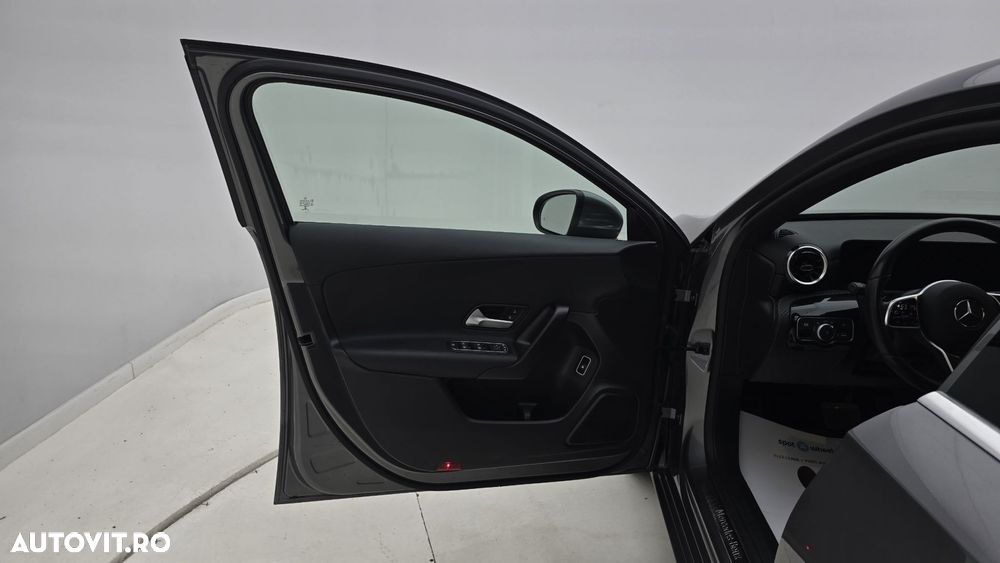 Mercedes-Benz A - 10