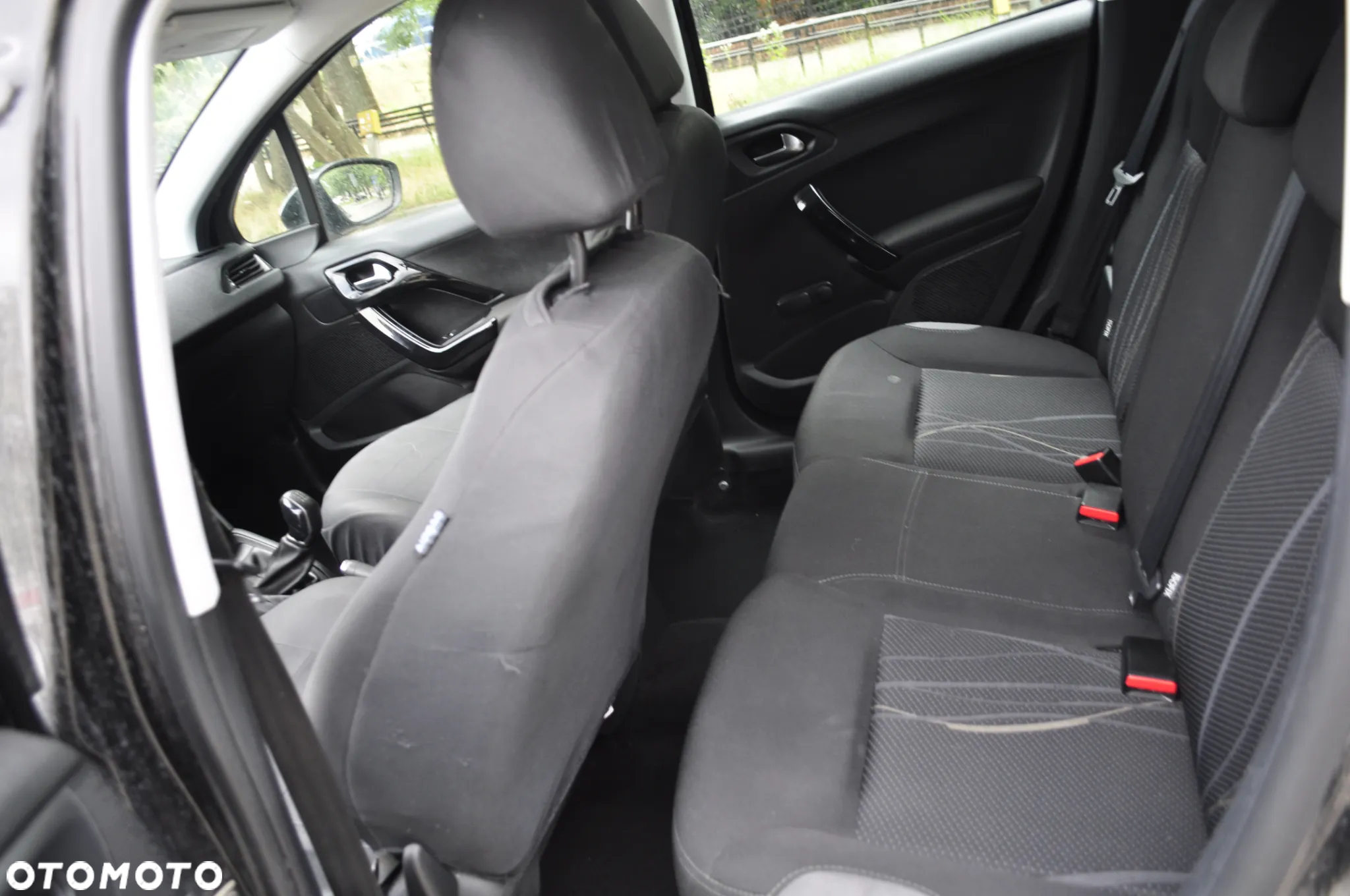 Peugeot 208 - 14