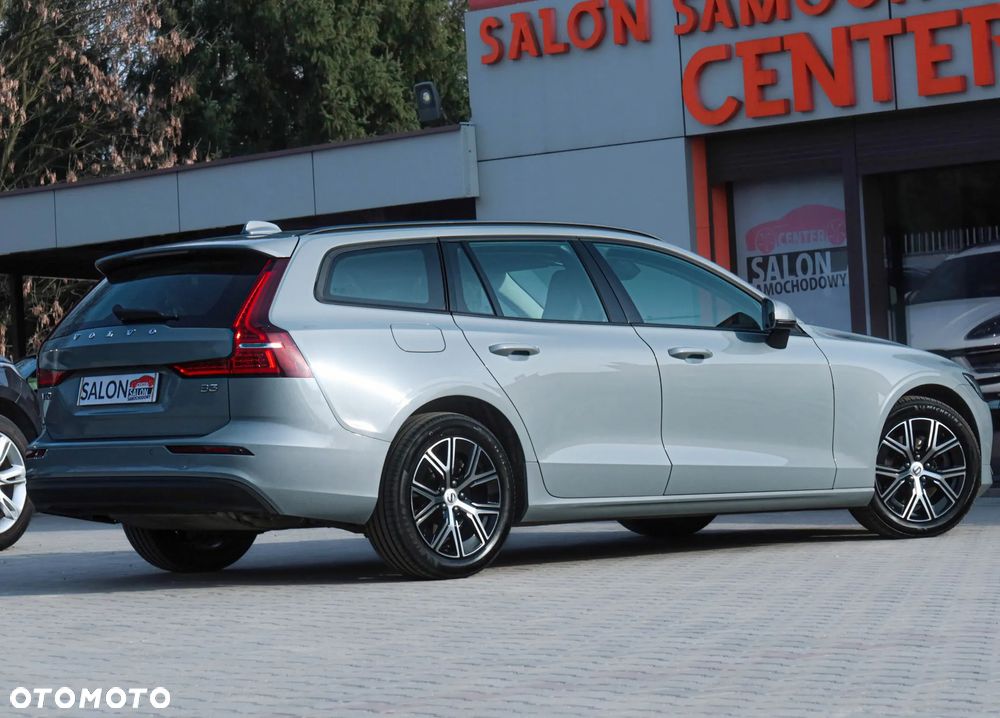 Volvo V60 B3 B DKG Momentum Pro - 6