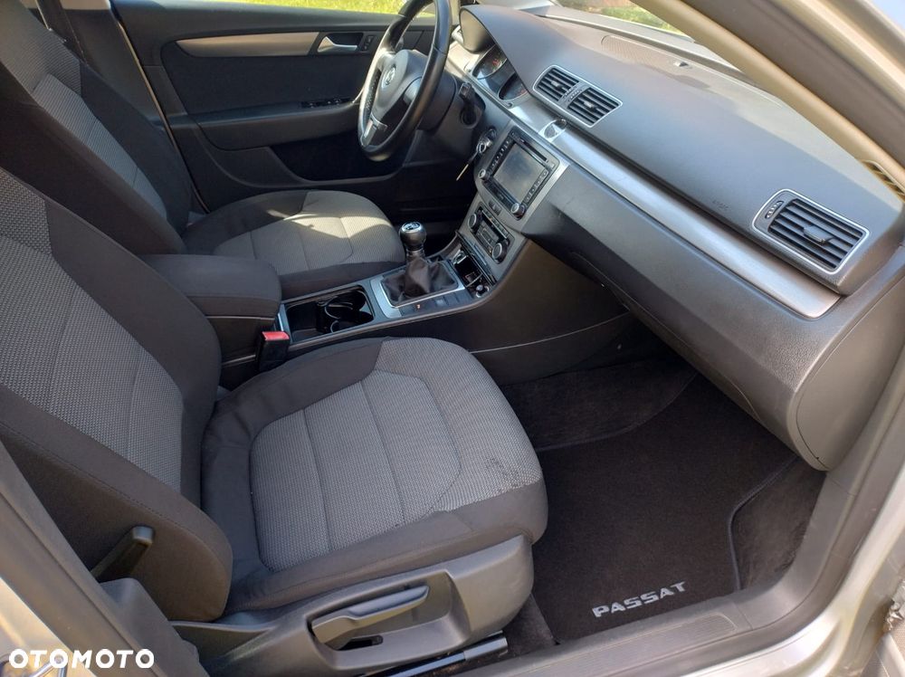Volkswagen Passat - 9