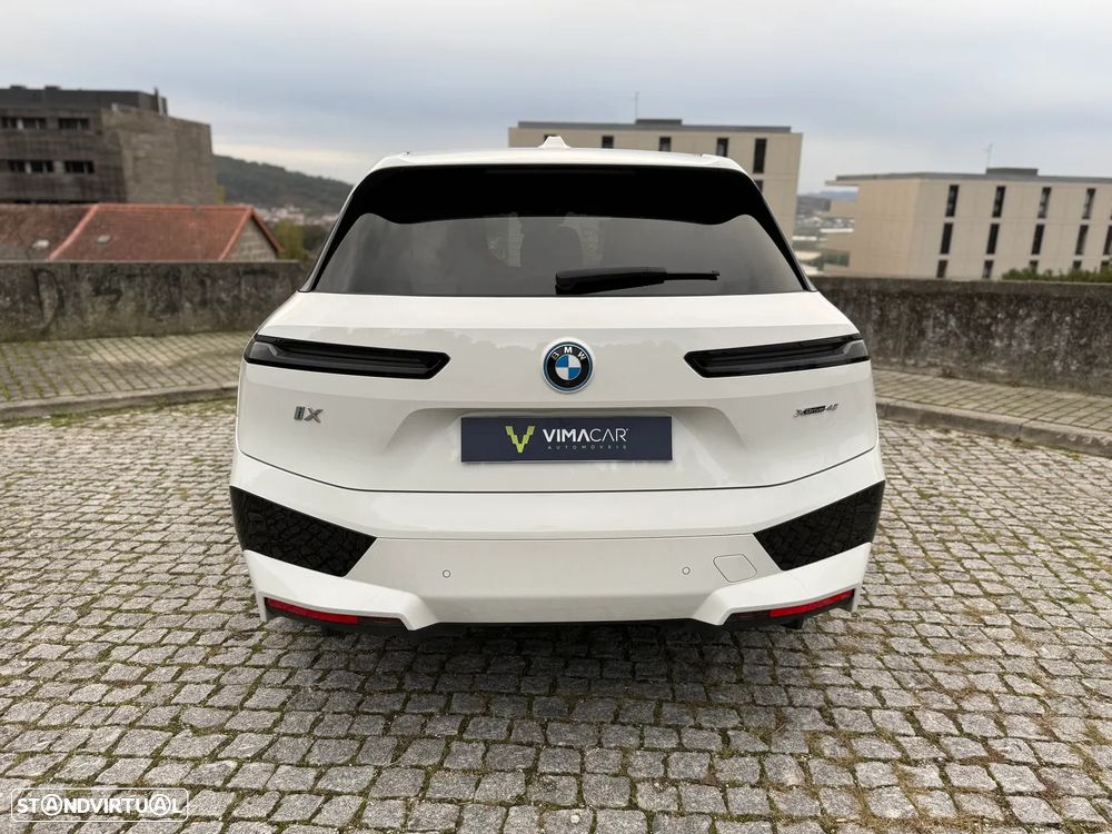 BMW iX xDrive 40 Pack Desportivo - 24