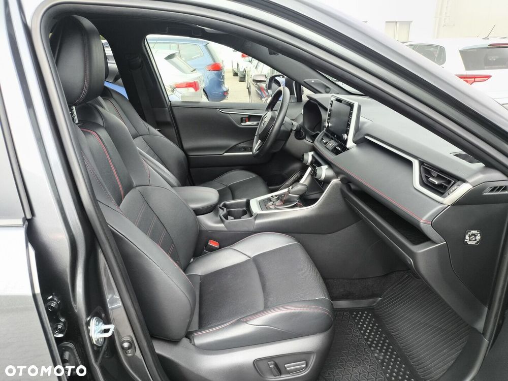 Toyota RAV4 - 10