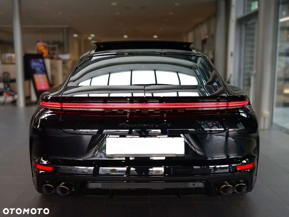 Porsche Panamera - 4
