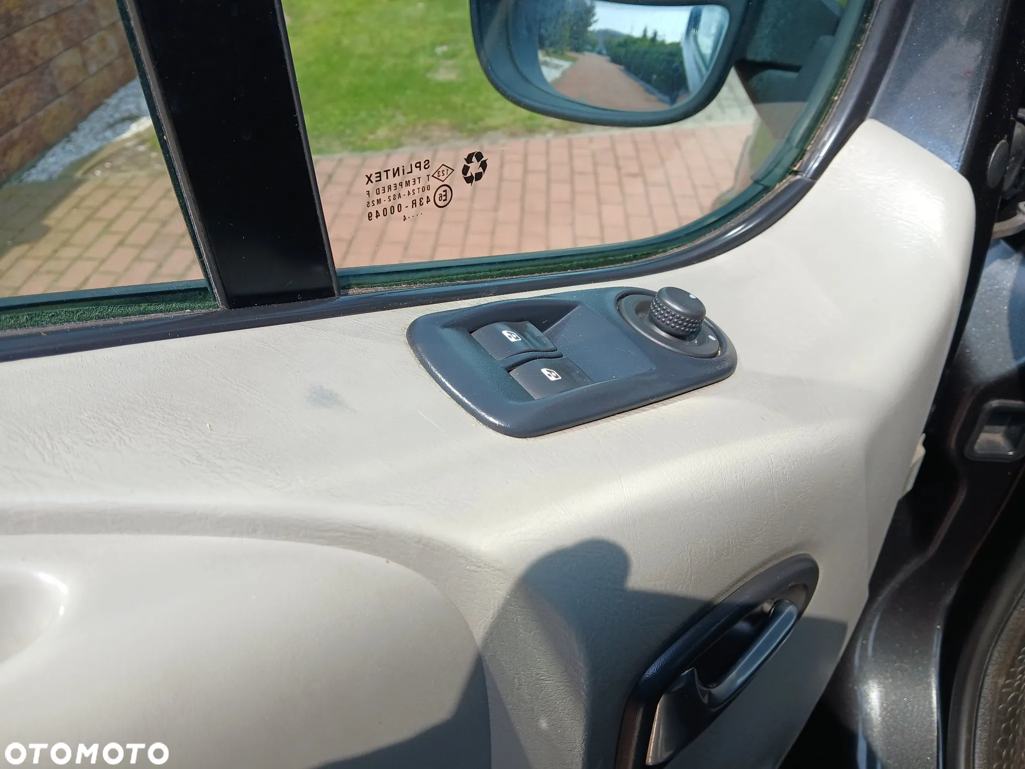 Opel VIVARO - 11