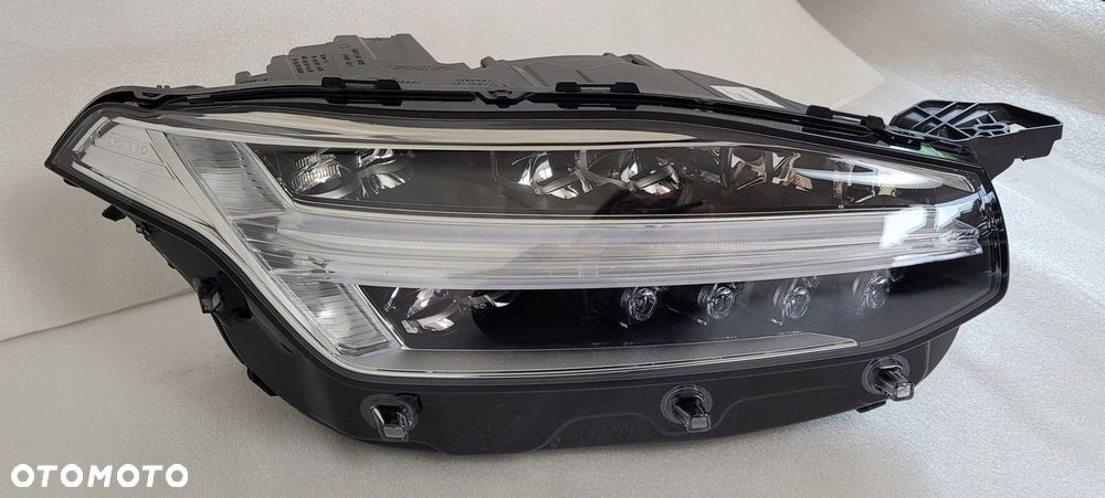 LAMPA PRAWA FULL LED ACTIVE HIGH BEAM VOLVO XC90 II LIFT 2019- - 1