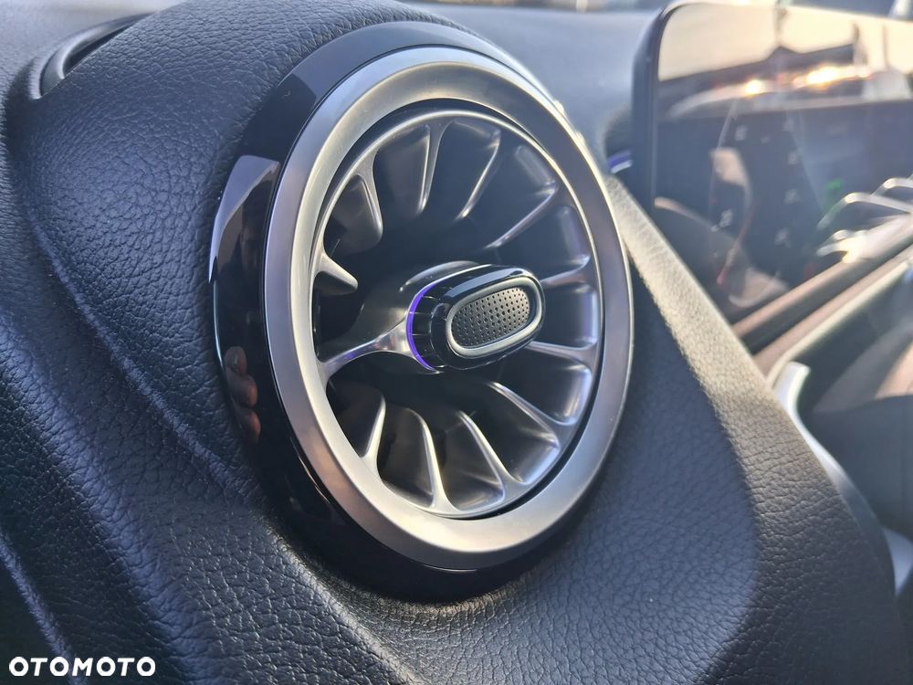 Mercedes-Benz GLB 200 AMG Line 7G-DCT - 8