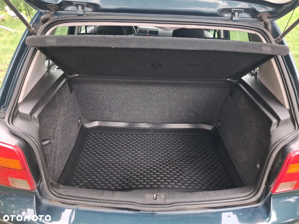 Volkswagen Golf 1.6 Comfortline - 10