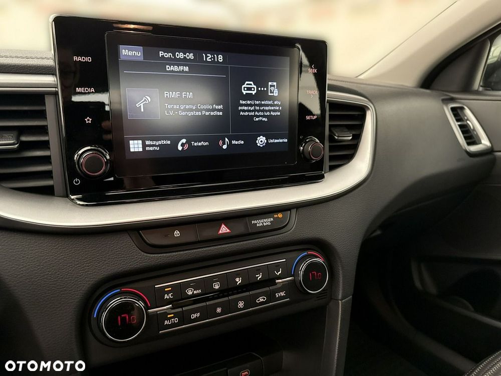 Kia Ceed - 27