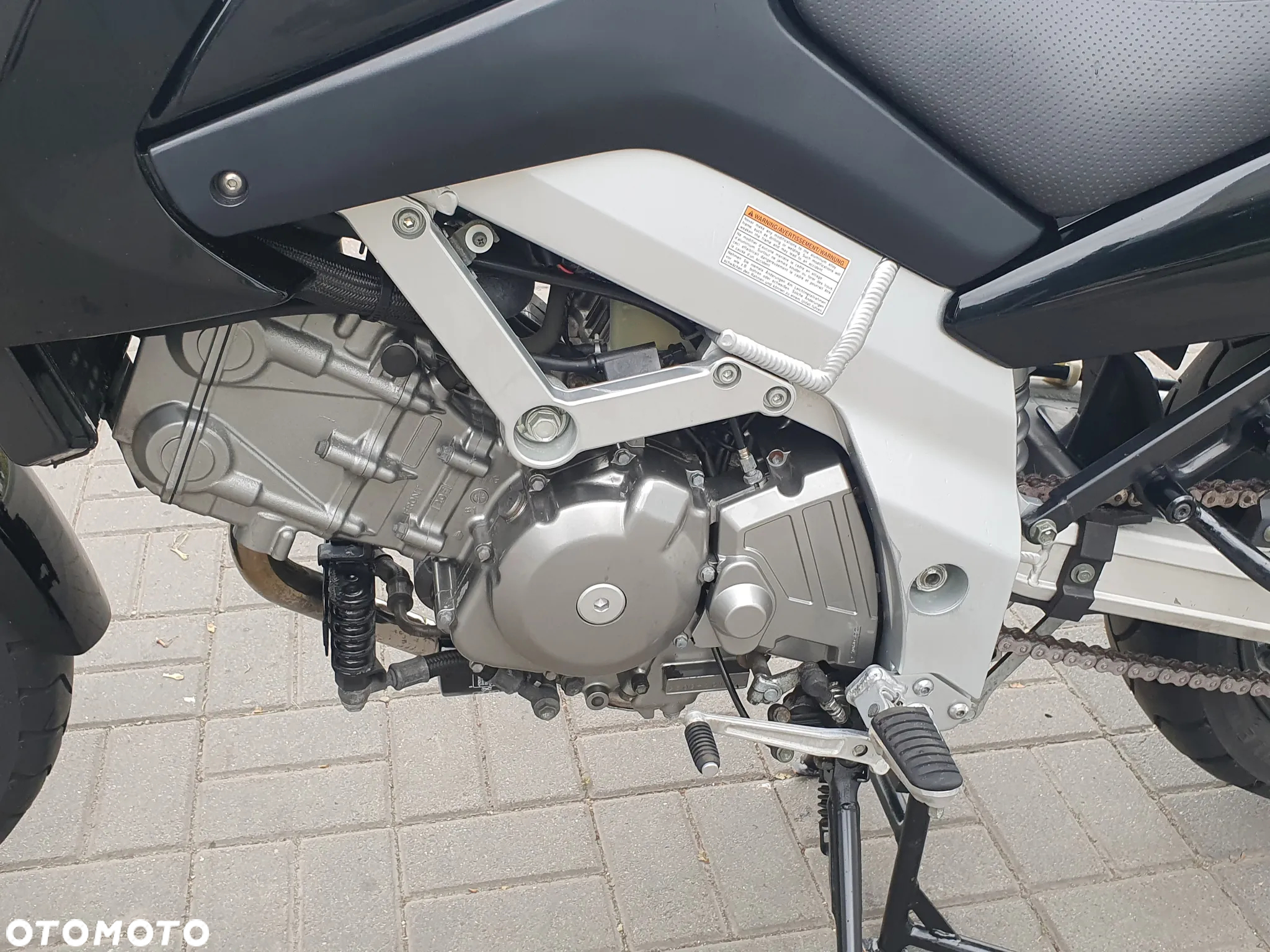Suzuki V-STROM - 23