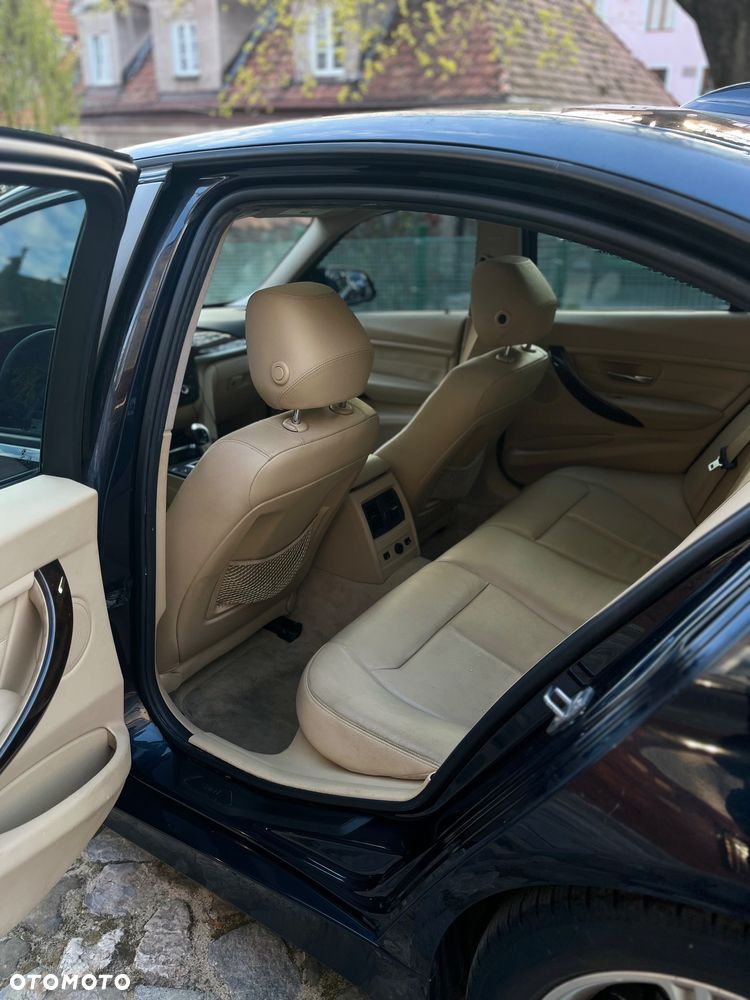 BMW Seria 3 328i Luxury Line - 8