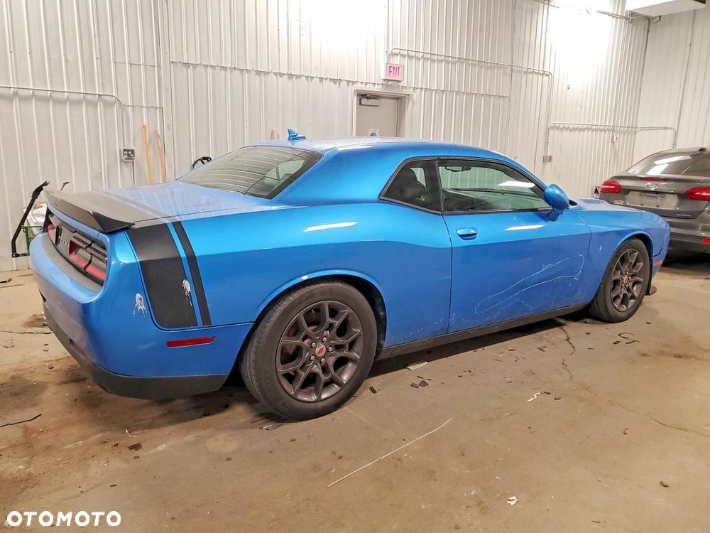 Dodge Challenger - 4