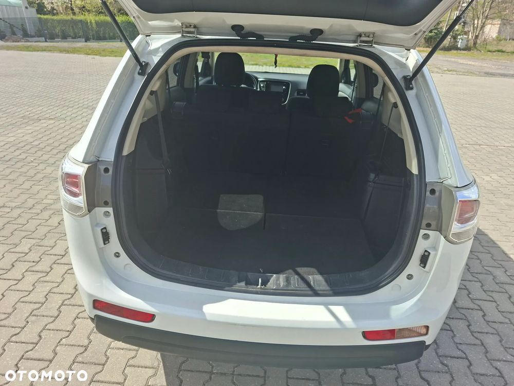 Mitsubishi Outlander 2.2 DID Intense - 8