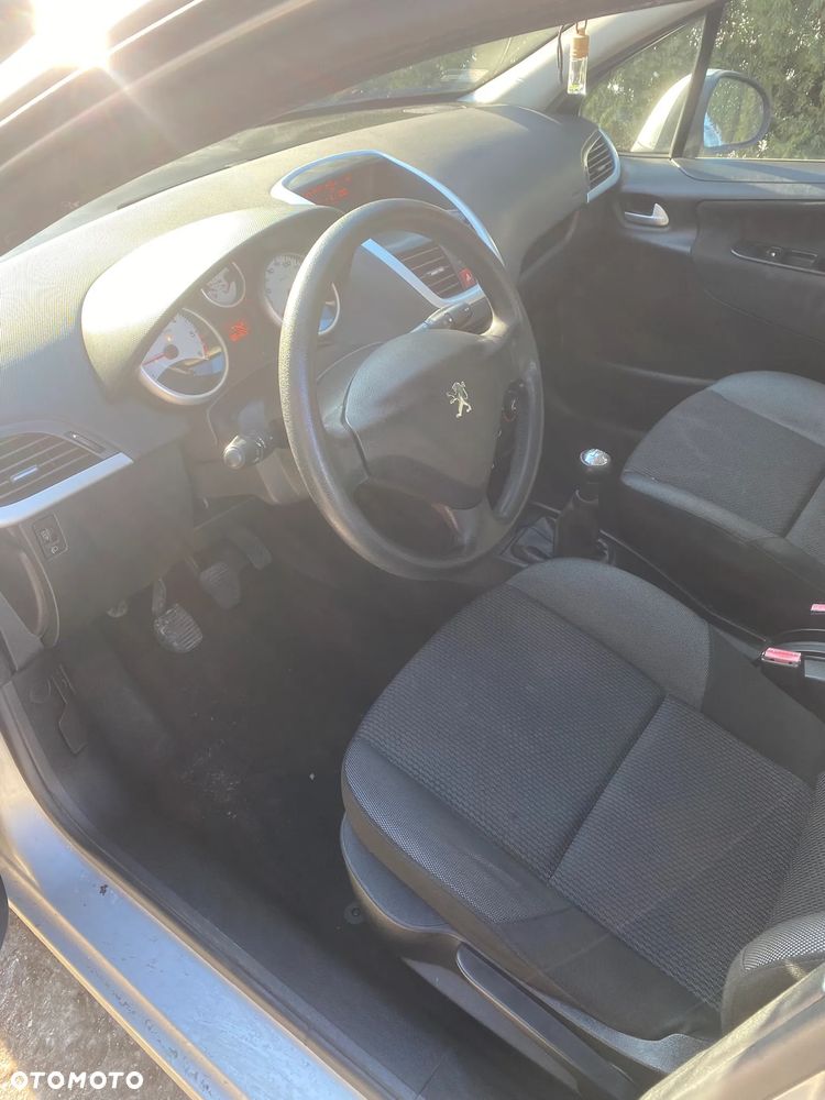 Peugeot 207 90 HDi FAP (Blue Lion) 99G - 9